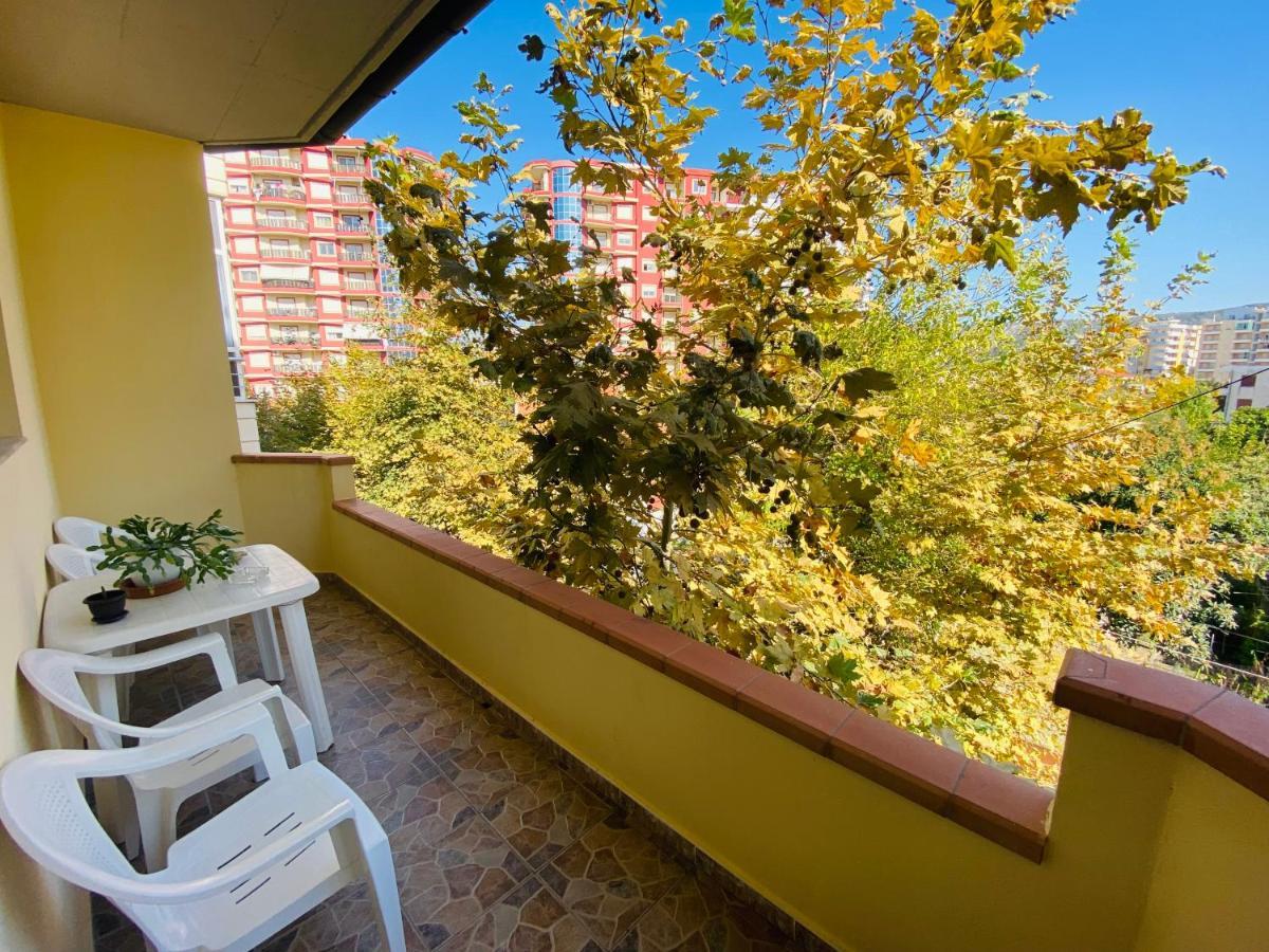 Iljazi'S Apartaments Vlorë Exterior foto