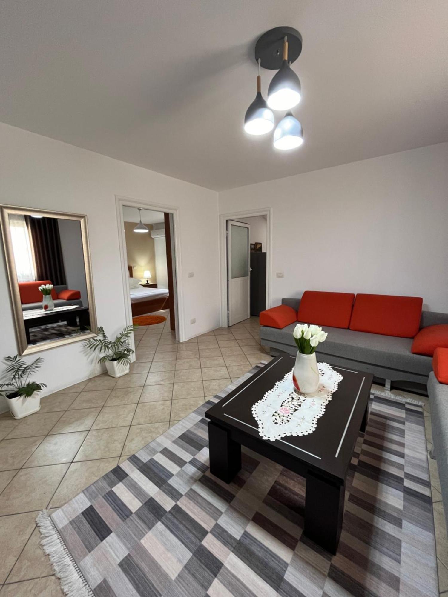 Iljazi'S Apartaments Vlorë Exterior foto