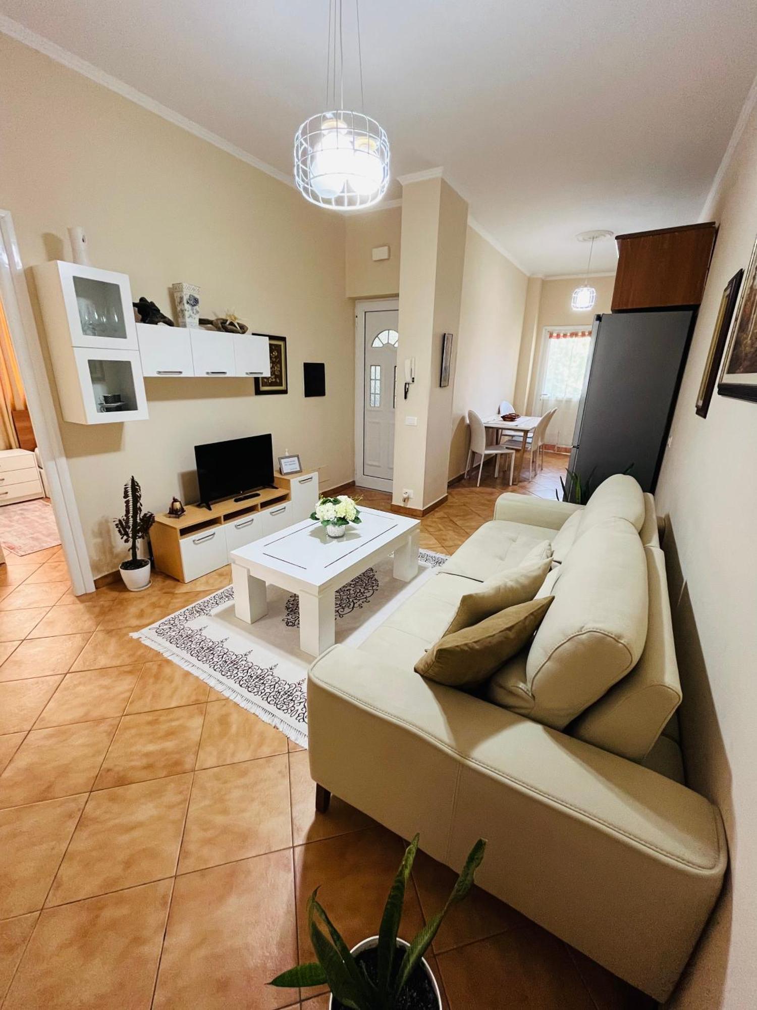 Iljazi'S Apartaments Vlorë Exterior foto